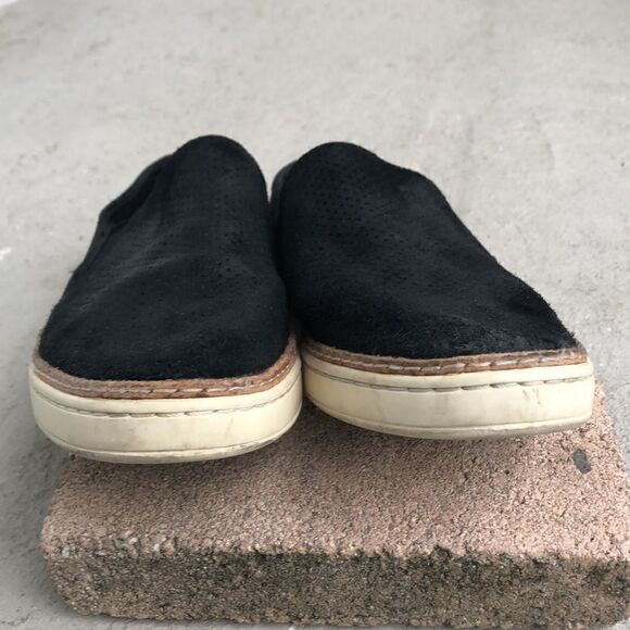 Ugg Slip ons - Picture 4 of 8
